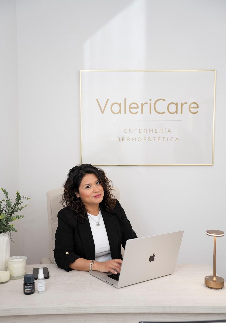 Lucía Valera en la consulta de ValeriCare en Sabadell
